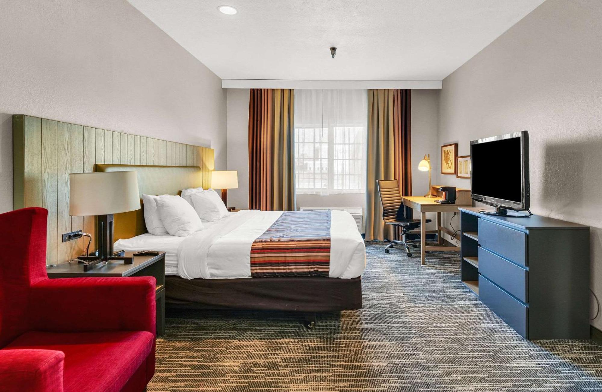 Country & By Radisson, Decatur, Il Hotel