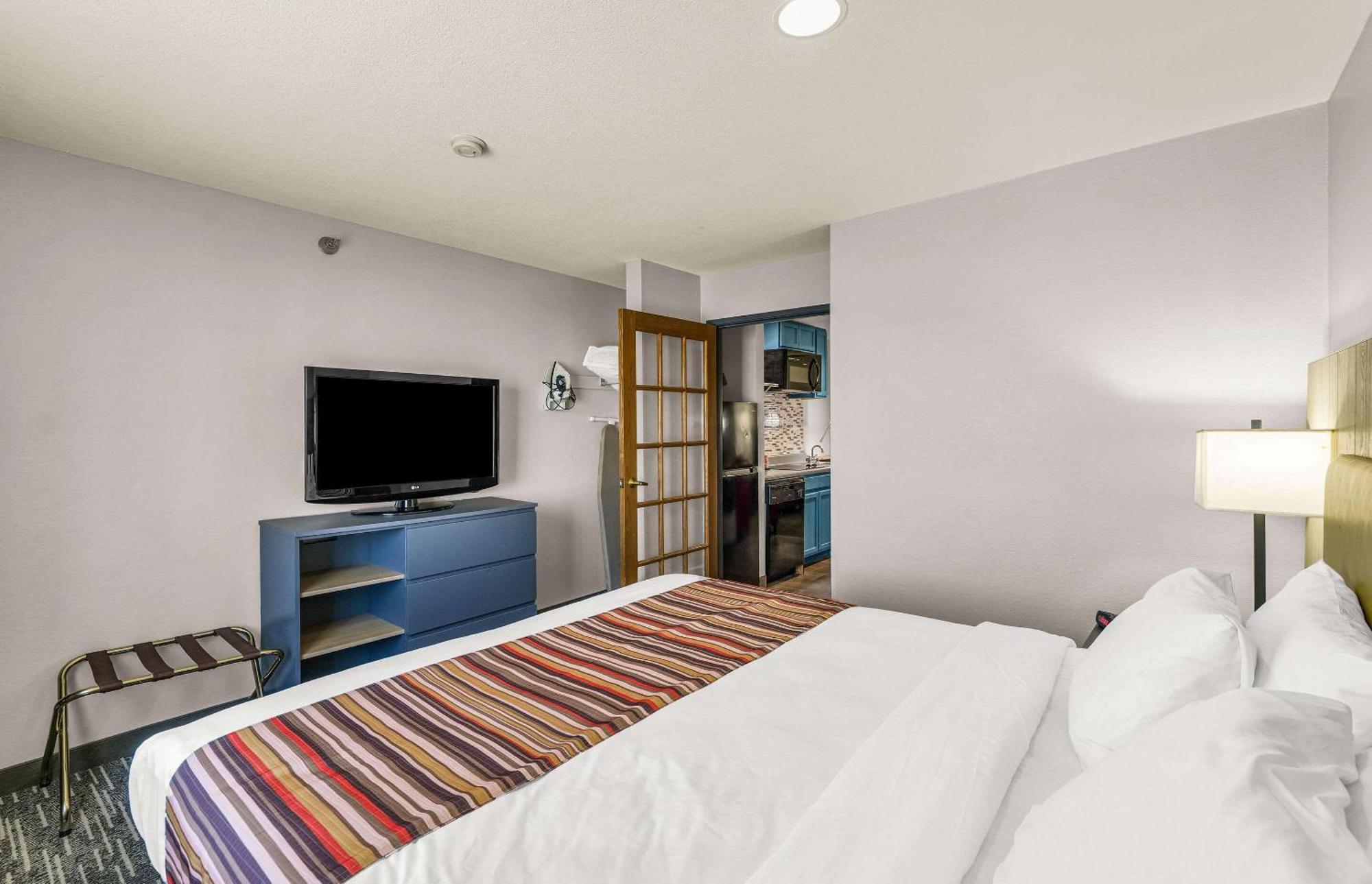 Hotel Country & By Radisson, Decatur, Il