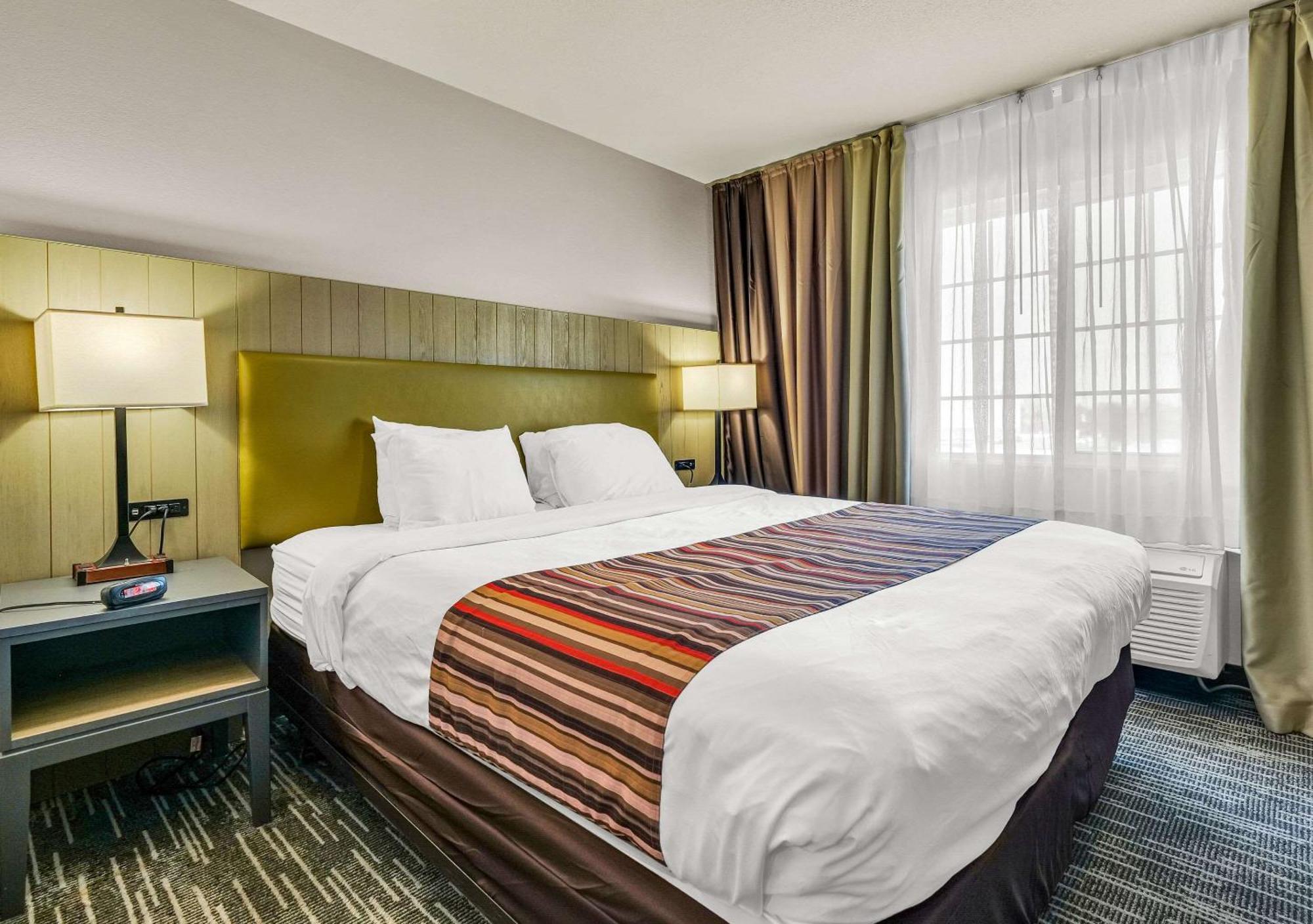 Country & By Radisson, Decatur, Il Hotel 3*