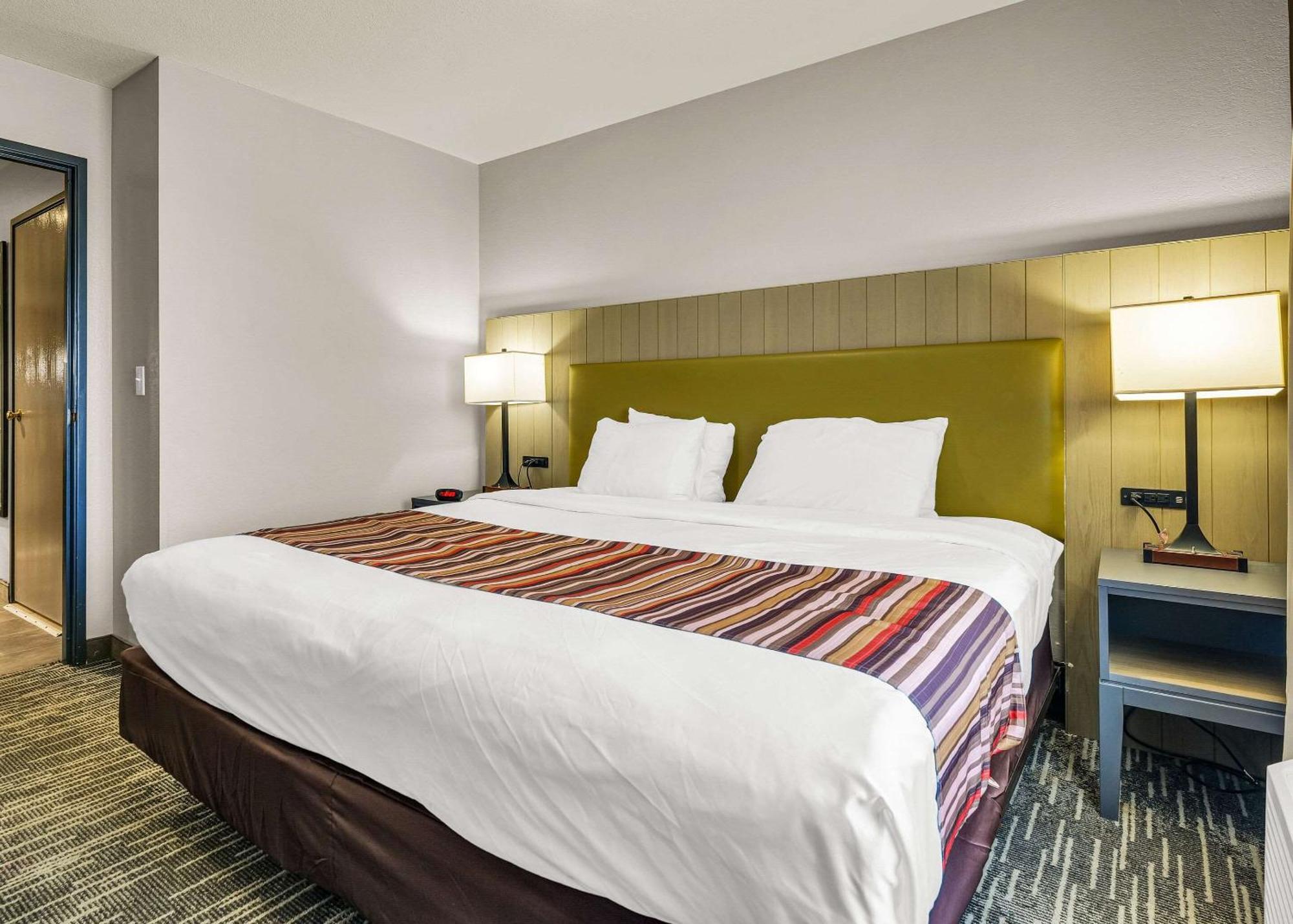 Country & By Radisson, Decatur, Il Decatur