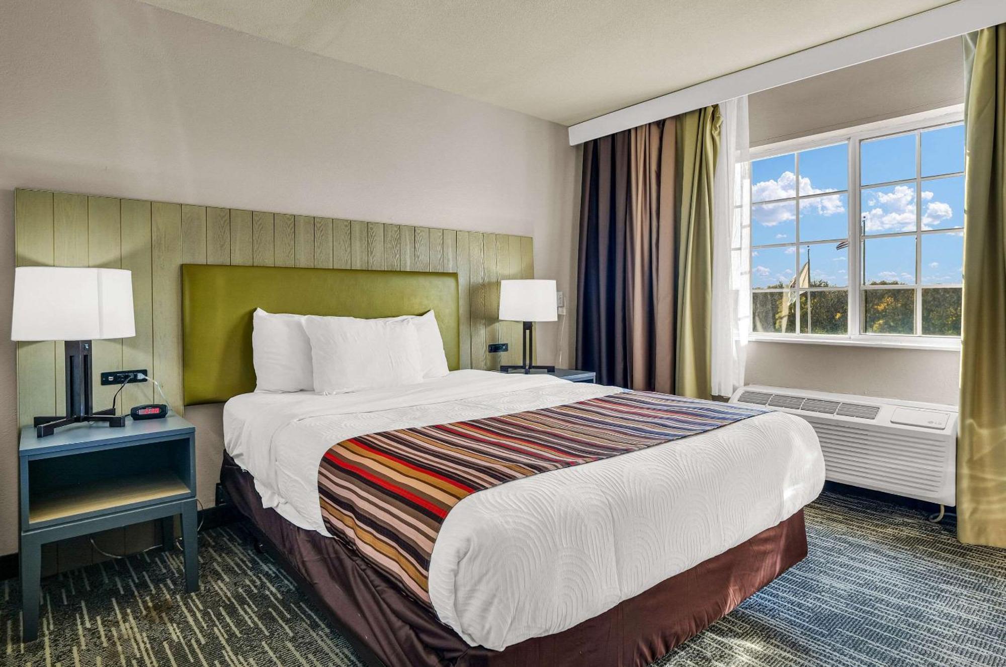 Country & By Radisson, Decatur, Il Decatur