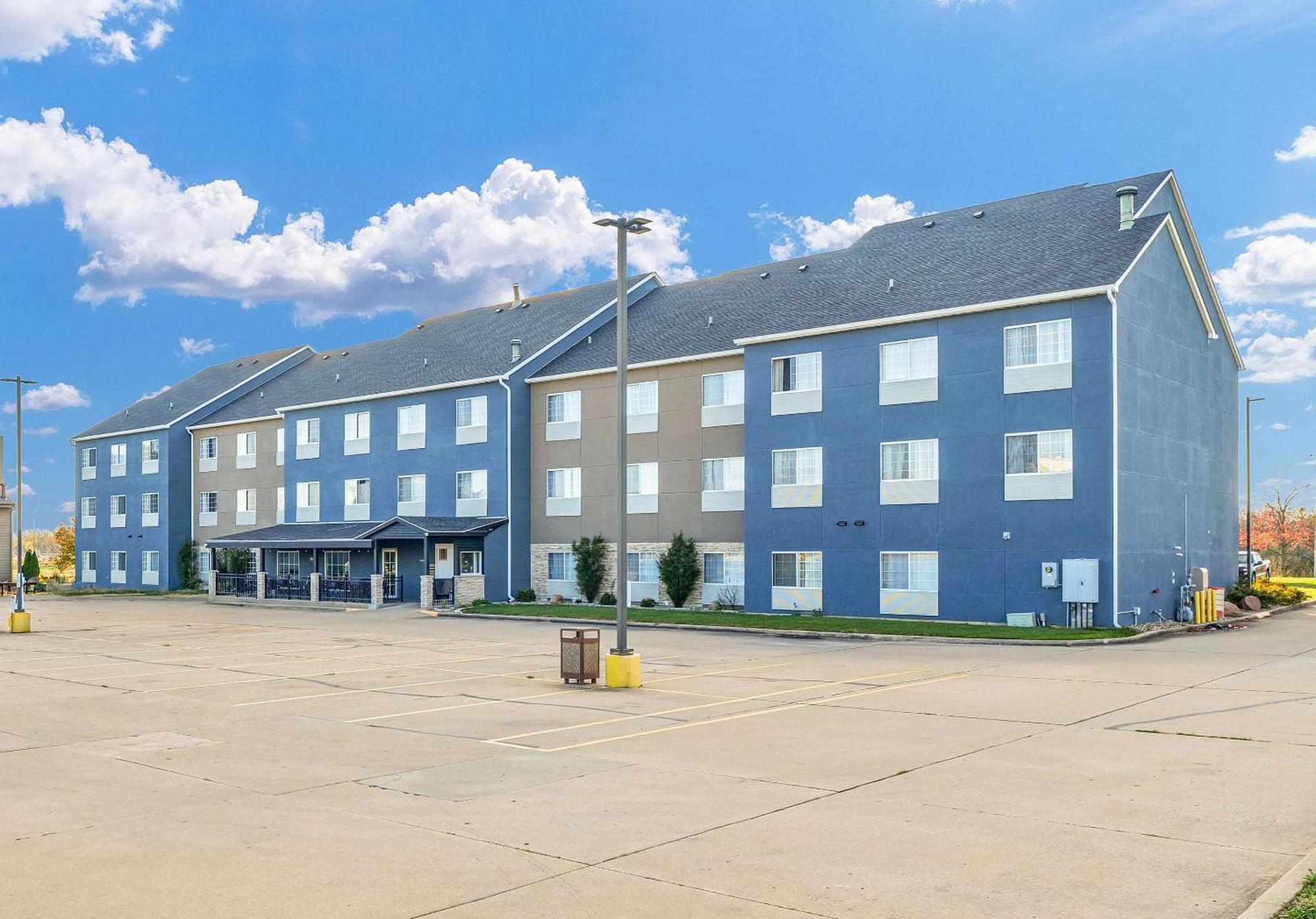 Country & By Radisson, Decatur, Il Hotel 3*