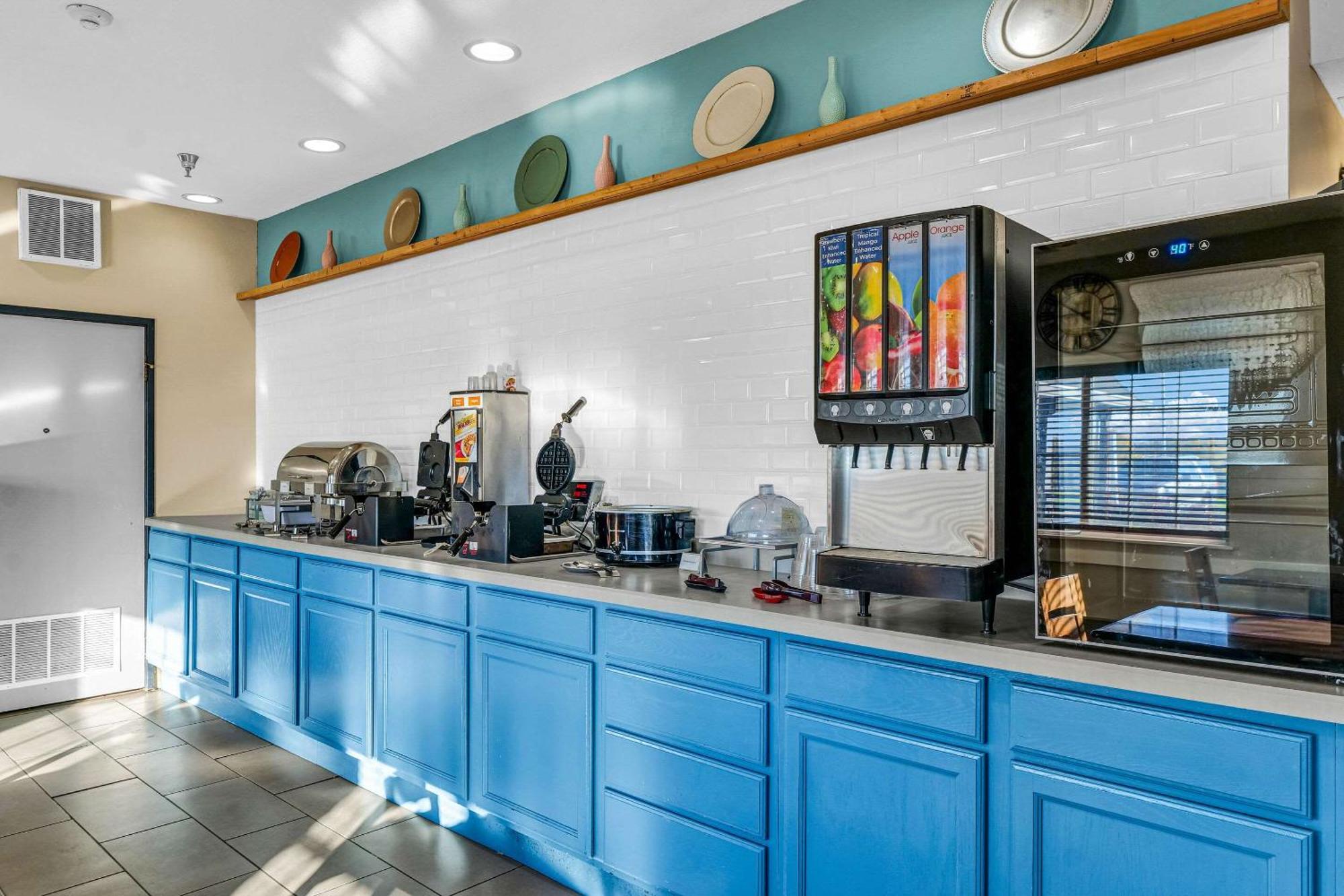 Hotel Country & By Radisson, Decatur, Il 3*