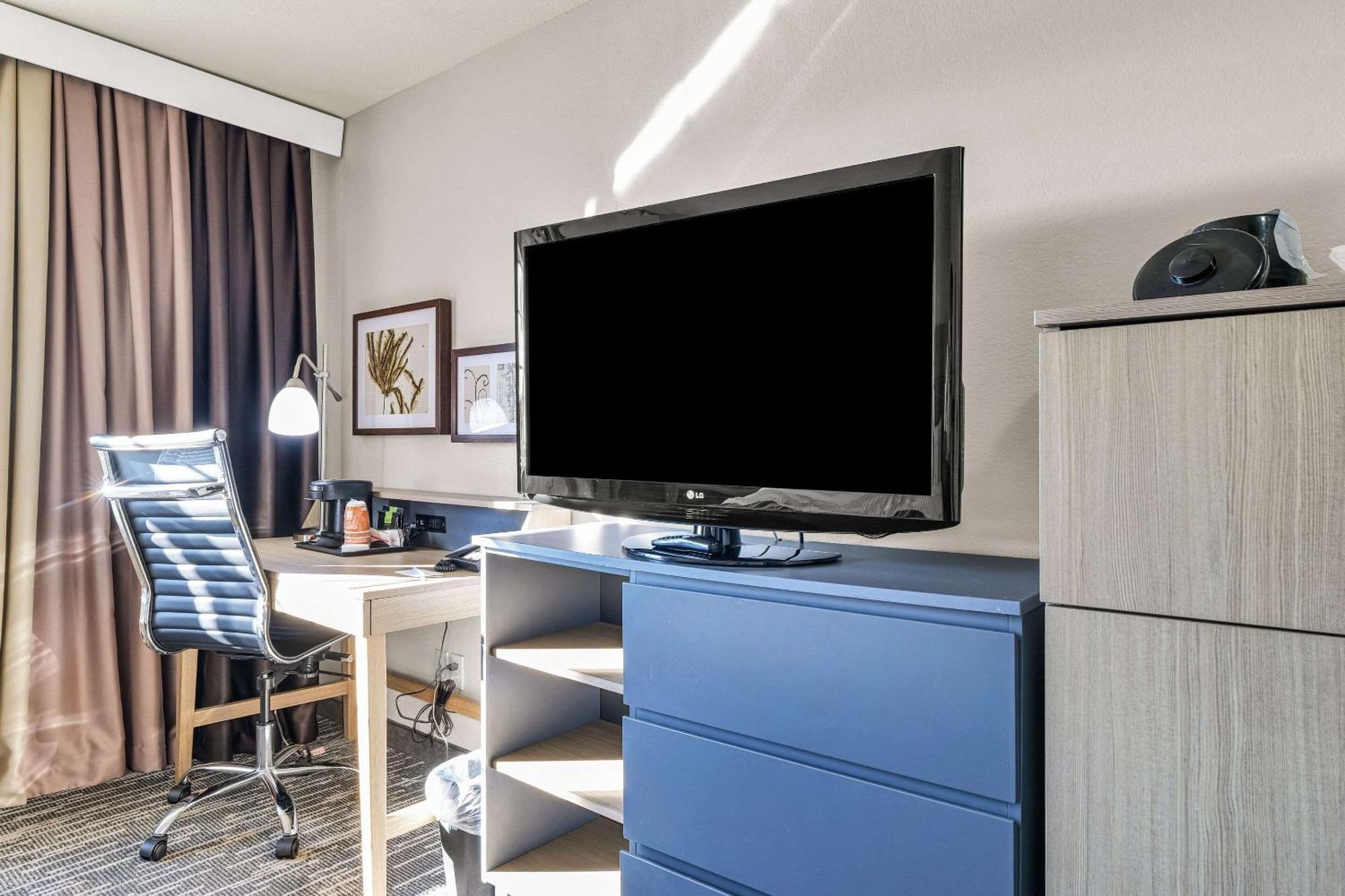 Country & By Radisson, Decatur, Il 3*