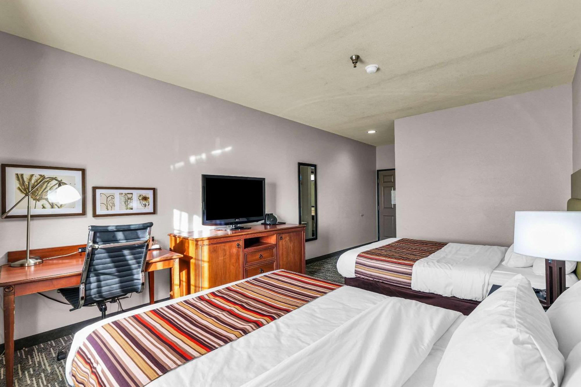 Country & By Radisson, Decatur, Il Hotel