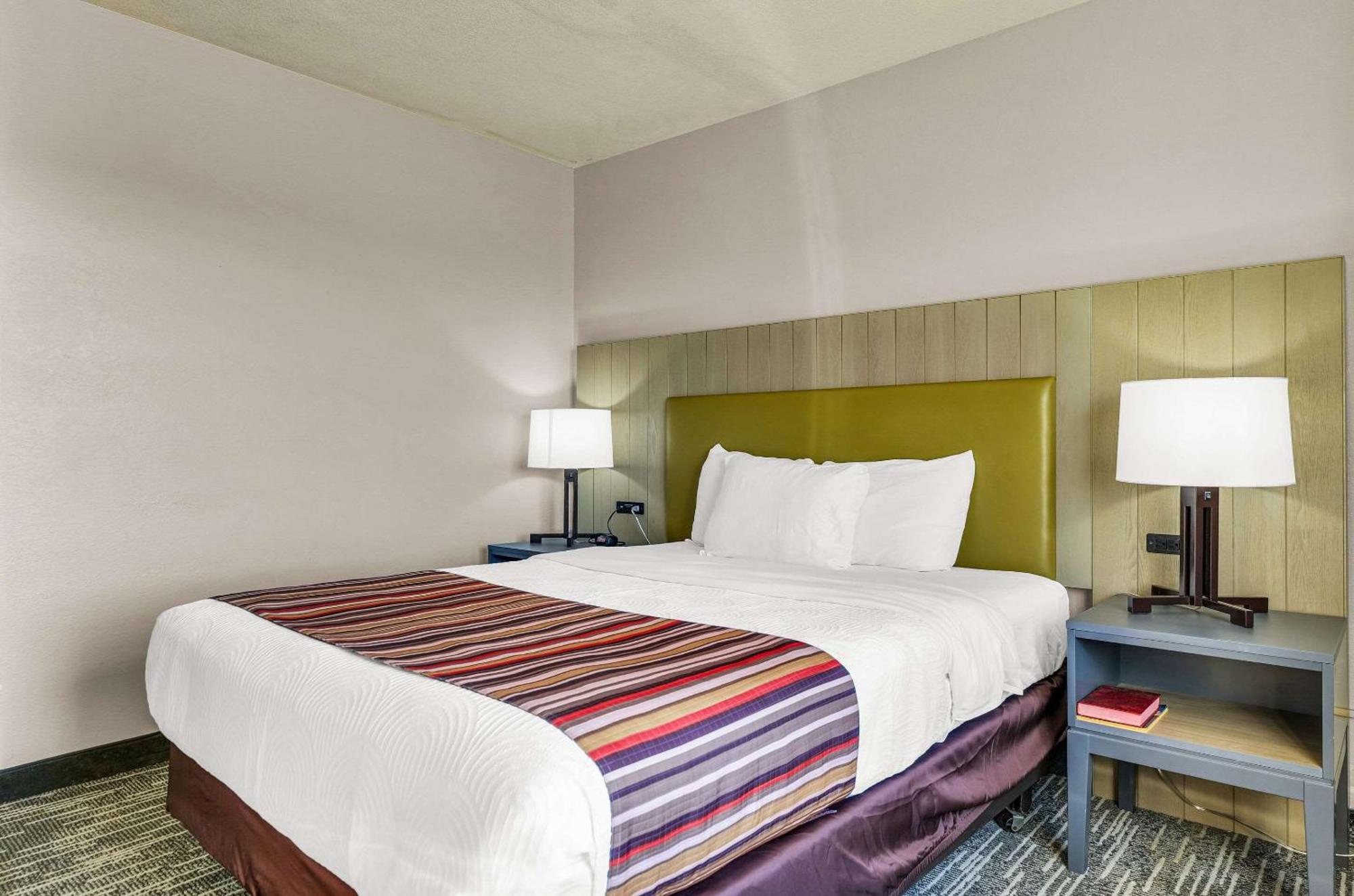 Country & By Radisson, Decatur, Il Hotel 3*