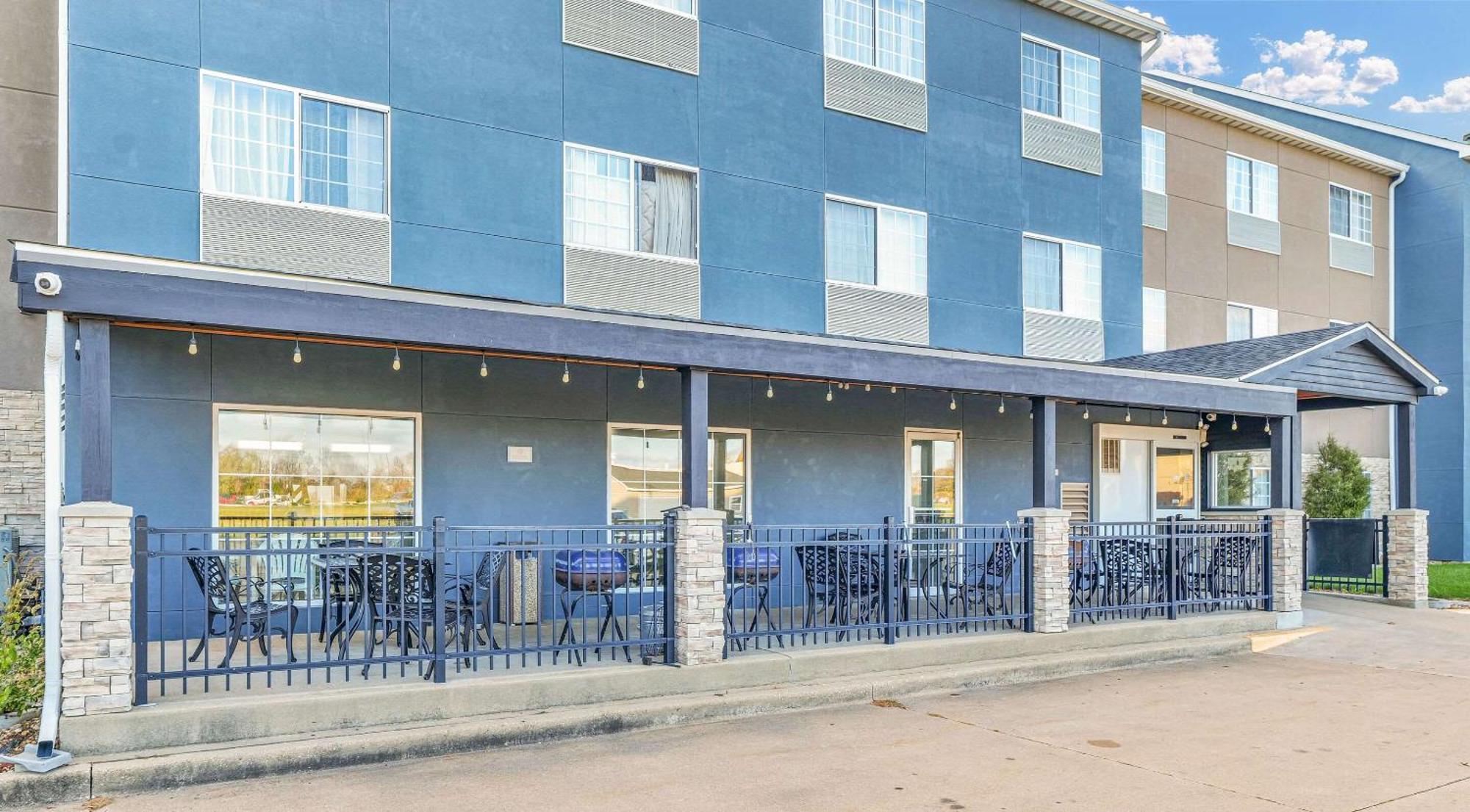 Hotel Country & By Radisson, Decatur, Il